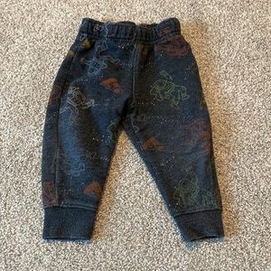 Car and jack sweatpants